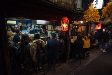 Japon sokak gıda omoide yokocho shinjuku tokyo Japonya, p