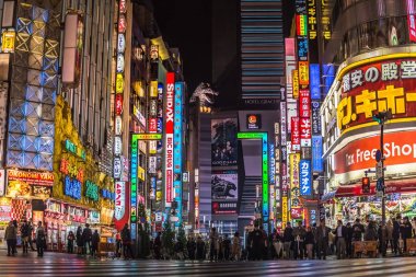 Godzilla yol ünlü yer Shinjuku Tokyo, Japonya