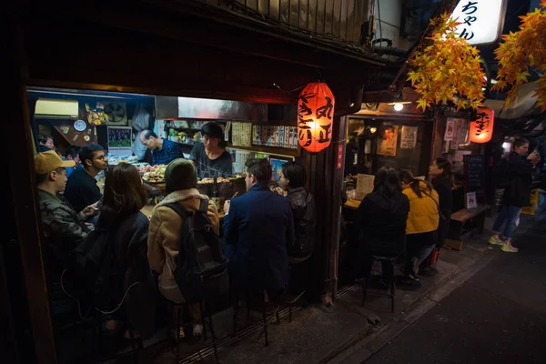 Japon sokak gıda omoide yokocho shinjuku tokyo Japonya, p