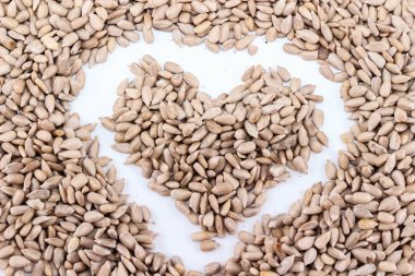  Ayçiçeği tohumu üzerine beyaz soyulmuş