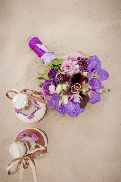 Belos buquês, flores diferentes — Fotografia de Stock