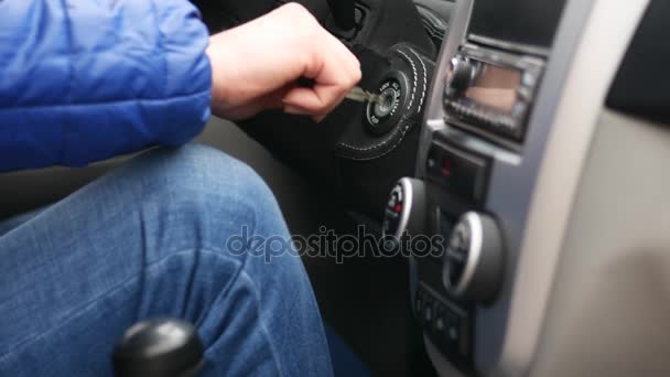 Llave de encendido del motor del coche — Vídeos de Stock