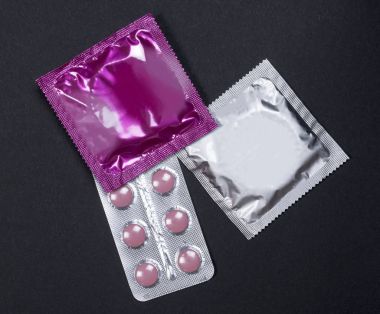Kavram kontrasepsiyon - prezervatif ve pill kontraseptif