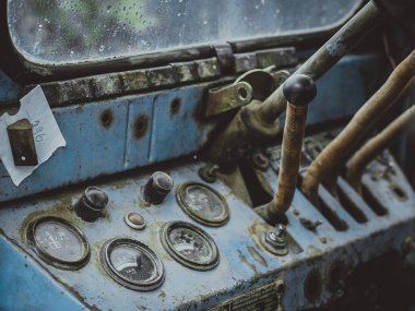 Pano eski retro traktörün yakın çekim