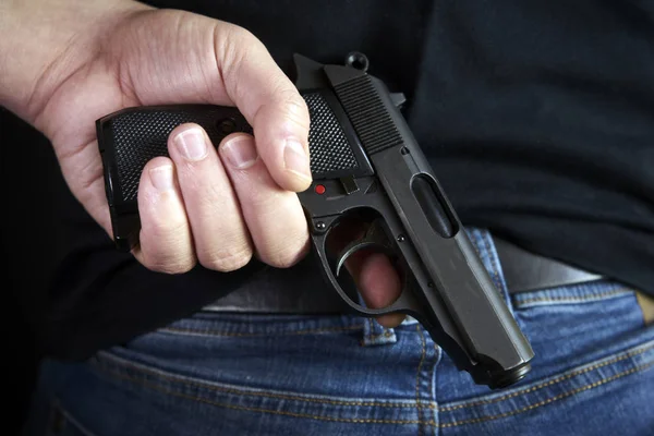 Pistola Escondida Nas Mãos Lado Trás Para Homem Jeans Azul — Fotografia de Stock