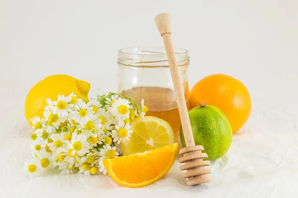 Bal limon kireç ve papatya — Stok fotoğraf