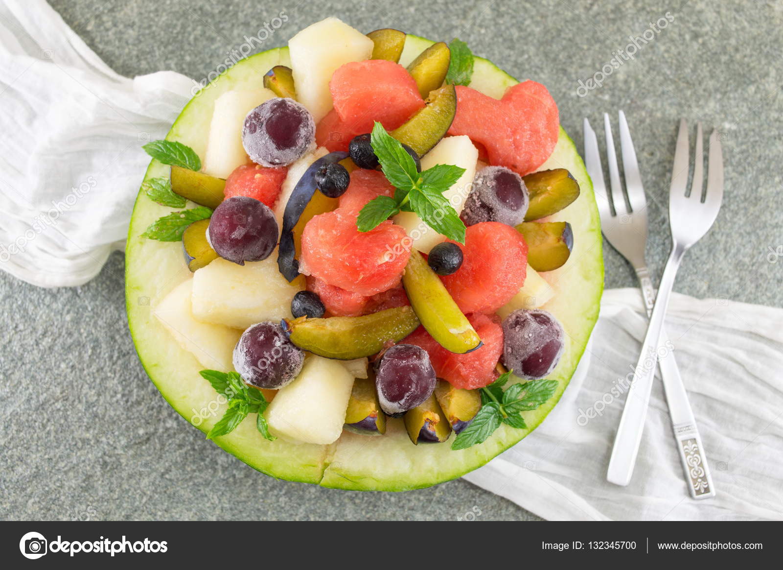 Obstsalat In Der Melone — Rezepte Suchen