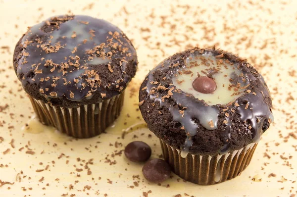 Muffins de chocolate e baunilha — Fotografia de Stock
