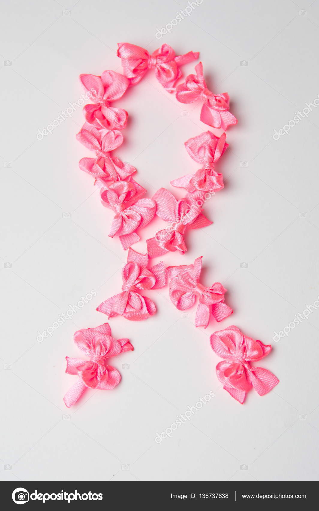 Lucha contra el signo de cáncer de rosa cintas — Foto de
