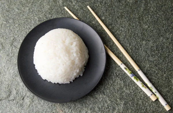Ätpinnar och ris boll — Stockfoto