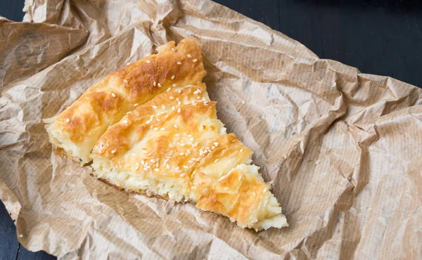Tarta de queso cubierta de sésamo — Foto de Stock