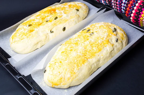 Olives bread loaf ready for baking — Stock Photo, Image