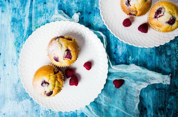 Huisgemaakte frambozen muffins — Stockfoto