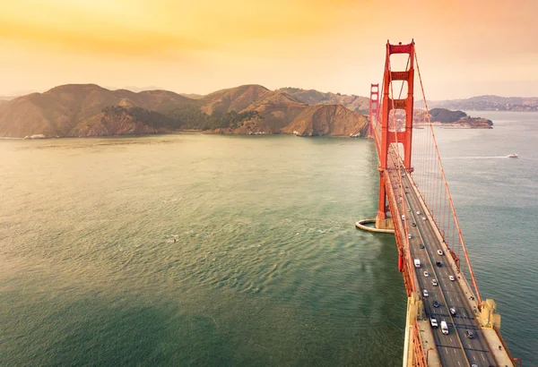 Golden Gate bridge aerial view at sunset — Stock Photo, Image