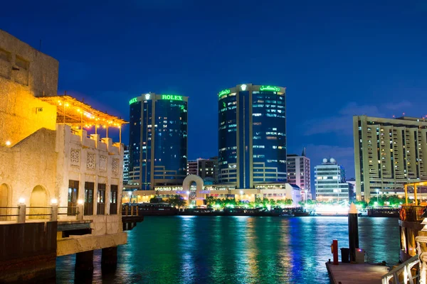 DUBAI, UNITED ARAB EMIRATES - JANUARY 30, 2018: Dubai creek nigh — Stock Photo, Image