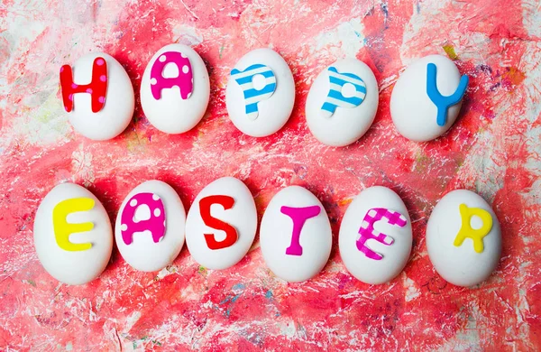 Mutlu Paskalya Not yazılı beyaz yumurta — Stok fotoğraf