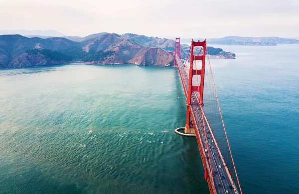 Gün batımında Golden Gate Köprüsü'nün havadan görünümü — Stok fotoğraf