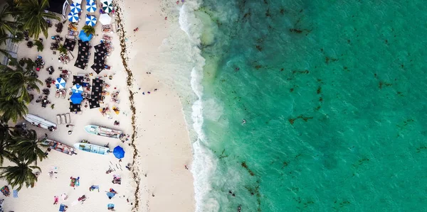 キンタナ ・ ロー、メキシコのプラヤ ・ デル ・ カルメンの公共ビーチの空撮 — ストック写真