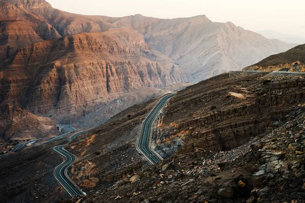 Jabal Jais horské silnici n Spojené arabské emiráty — Stock fotografie