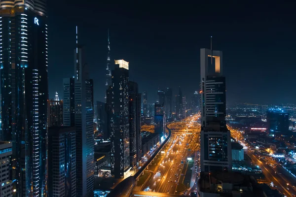 Gece Dubai şehir merkezi modern şehir manzarası — Stok fotoğraf