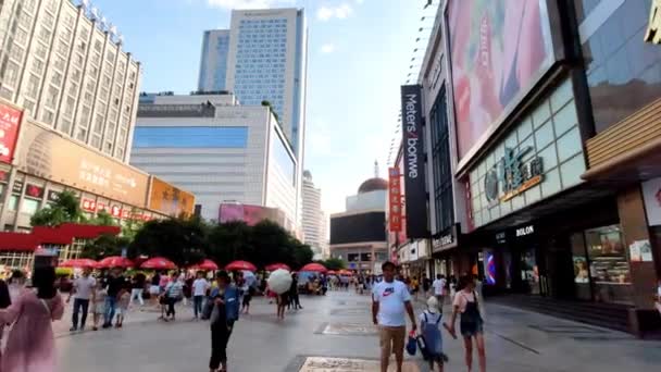 Chengdu China November 2019 Hauptstraße Chengdu China Voll Mit Geschäften — Stockvideo