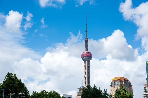 上海、中国- 8月8 、 2019:沙のオリエンタルパールテレビ塔 — ストック写真