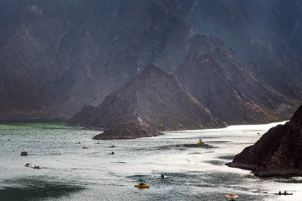 Hatta přehradní jezero v Dubajském emirátu Uae — Stock fotografie