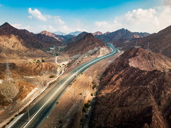 Scénická cesta přes pohoří Hajar táhnoucí se přes Uae — Stock fotografie