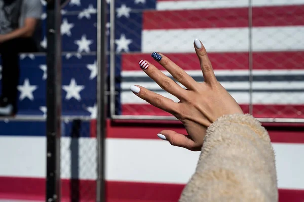 Nails painted like an american flag — Stock Photo, Image