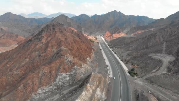 Route Panoramique Travers Chaîne Montagnes Hajar Étendant Travers Les Eau — Video