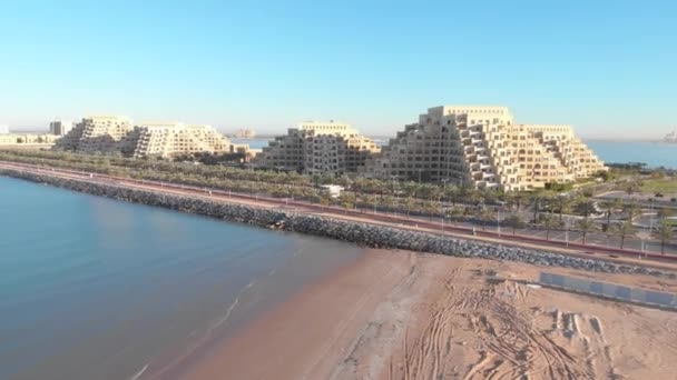 Île Marjan Dans Émirat Ras Khaimah Dans Les Eau Vue — Video