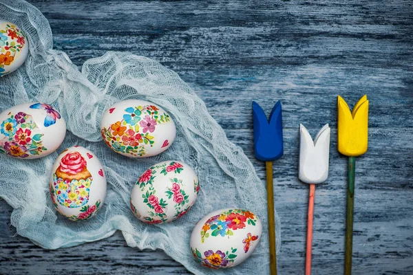 Декупаж Украшенные Пасхальные Яйца Цветочным Узором Счастливого Праздника — стоковое фото