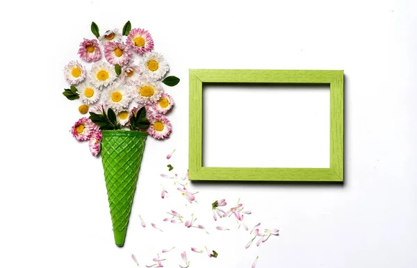 Gelato Cono Fiore Mazzo Fatto Casa Decorazione Con Spazio Copia — Foto Stock