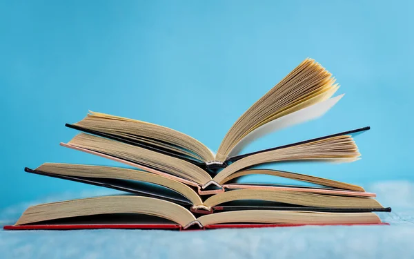 Stapel Boeken Voor Het Lezen Met Kopieerruimte Educatie Abstract — Stockfoto