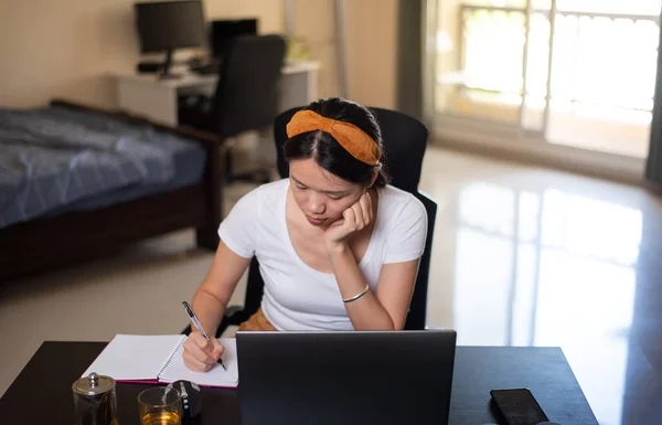 Woman Working Home Improvised Office Living Room — Stock Photo, Image