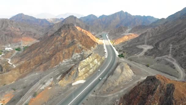Γραφικός Δρόμος Μέσω Hajar Οροσειράς Που Εκτείνεται Μέσω Των Ηνωμένων — Αρχείο Βίντεο