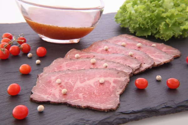 Roast beef with sauce — Stock Photo, Image