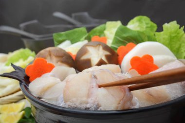 Maymunbalığı güveç, Japon yemekleri