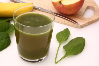 Yeşil smoothie ve ıspanak