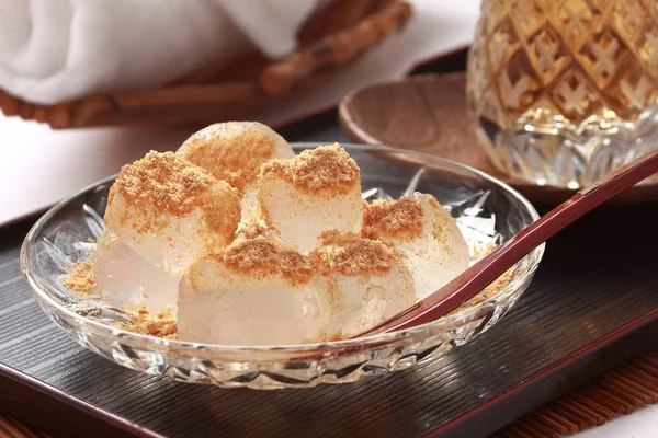 Eğrelti otu-nişasta köfte, Japon tatlılar