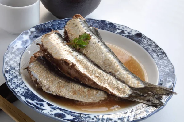Gekochte Sardine mit Sake, japanisches Essen — Stockfoto