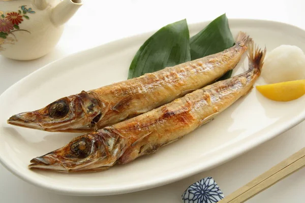 Pescado seco a la parrilla, comida japonesa —  Fotos de Stock