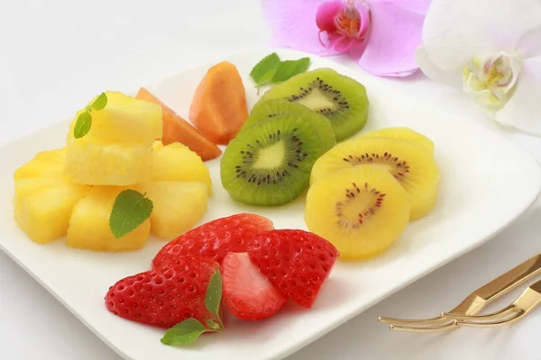 Variedad de frutas cortadas — Foto de Stock