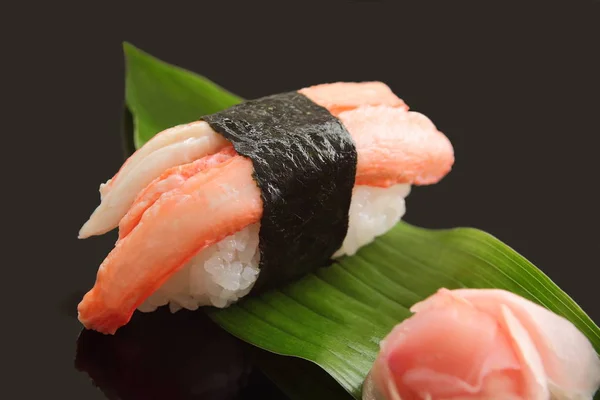 Krabbensushi 1 Stück, japanisches Essen — Stockfoto