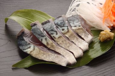 Wasabi, Japon yemekleri ile sirke-ed uskumru
