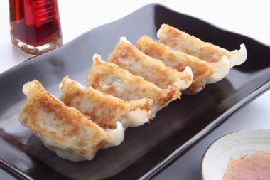  Hamur tatlısı sos ve Chili petrol ile pot sopa