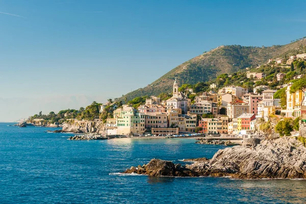 Panoramik Bogliasco, küçük deniz köyü yakınlarında Genoa (Kuzey İtalya)