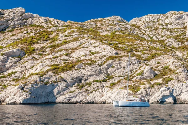 The white cliff of the Calanques near Cassis (Provence, France) — Stock Photo, Image
