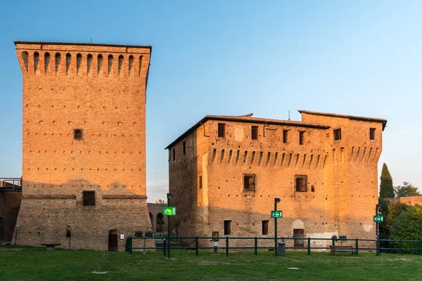 Fortaleza no centro da cidade de Cesena, chamada Rocca Malatestiana — Fotografia de Stock