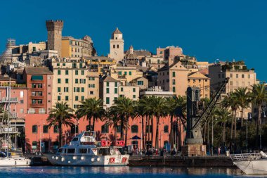Cenova ve eski neighborood görünümünü Castello denir; sol üst kule Torre degli Embriaci denir